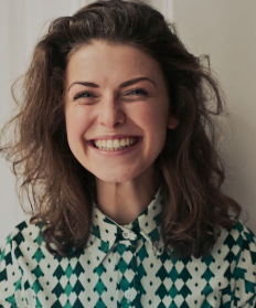 <em>Sara</em>